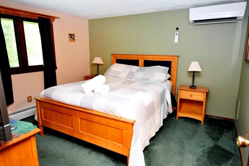 3-Bedroom Vacation Home Steps To Camelback Ski Area Ski-In Ski-Out Crescent Lake المظهر الخارجي الصورة