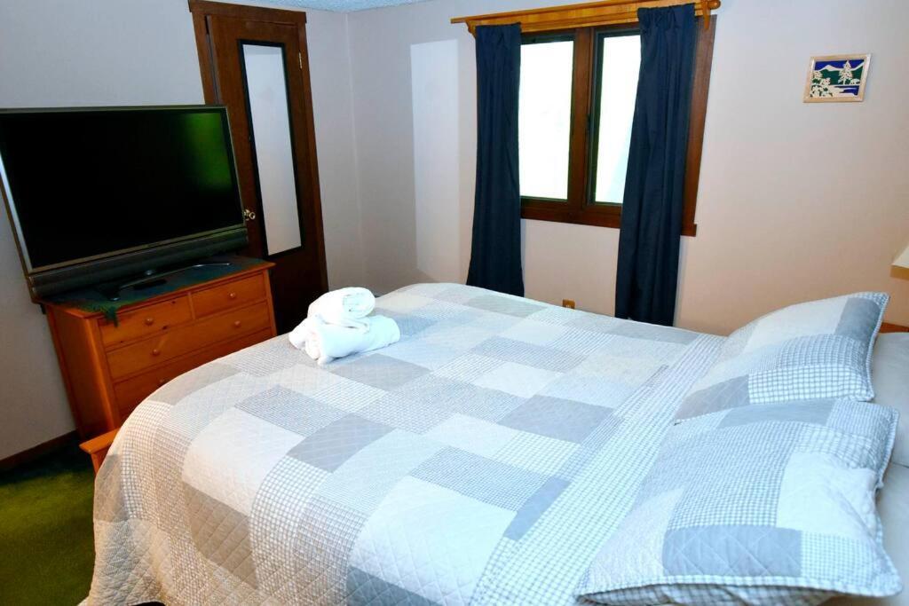3-Bedroom Vacation Home Steps To Camelback Ski Area Ski-In Ski-Out Crescent Lake المظهر الخارجي الصورة