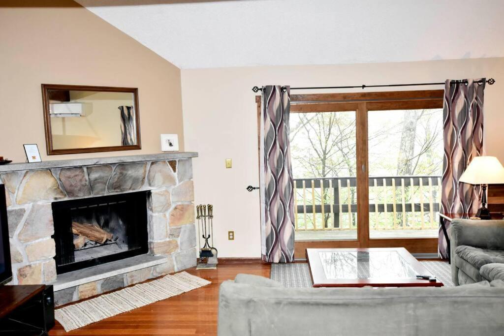 3-Bedroom Vacation Home Steps To Camelback Ski Area Ski-In Ski-Out Crescent Lake المظهر الخارجي الصورة