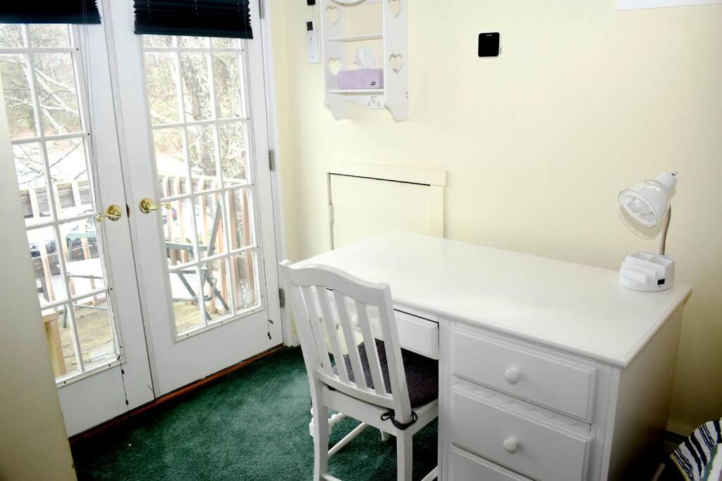 3-Bedroom Vacation Home Steps To Camelback Ski Area Ski-In Ski-Out Crescent Lake المظهر الخارجي الصورة